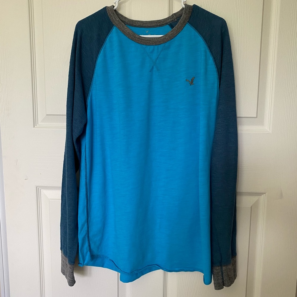 LIKE NEW! American Eagle Long Sleeve Large